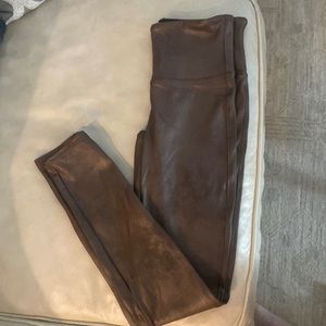 NWOT Spanx leggings in brown/ bronze color